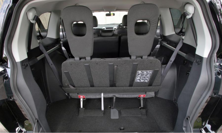  Peugeot 4007 2008 года  (фото 35 из 57)